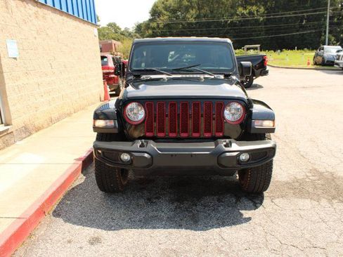 Used 2019 Jeep Wrangler Unlimited Sahara AWD/4WD image 2