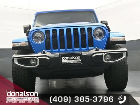 Used 2023 Jeep Gladiator Sport AWD/4WD image 17