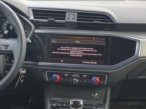 Used 2025 Audi Q3 2.0T Premium image 16