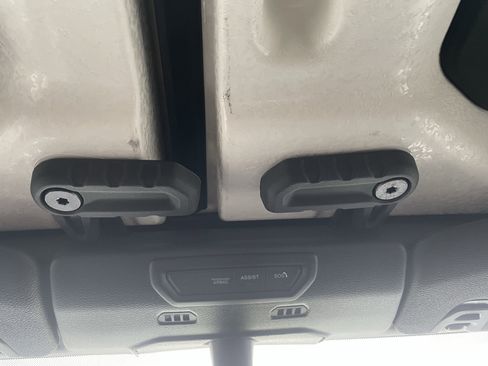 Used 2023 Jeep Wrangler Unlimited Sahara image 25