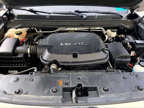 Used 2018 GMC Canyon SLT image 9