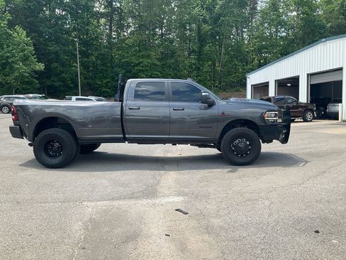 Used 2024 RAM 3500 Laramie w/ Night Edition AWD/4WD image 4