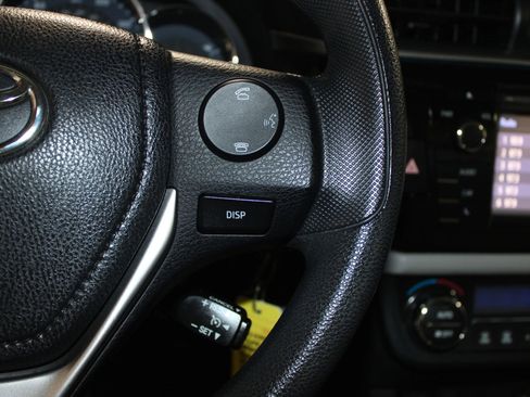 Used 2015 Toyota Corolla LE FWD image 17