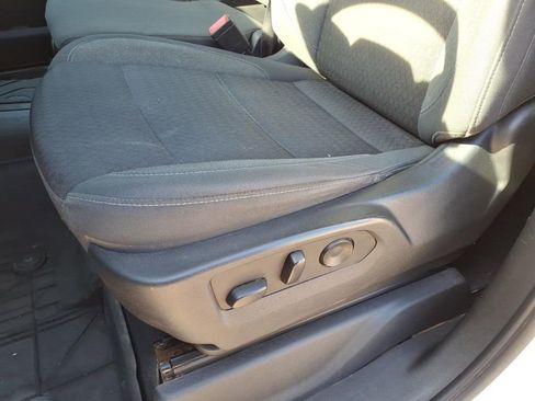 Used 2022 Chevrolet Silverado 1500 LT image 18