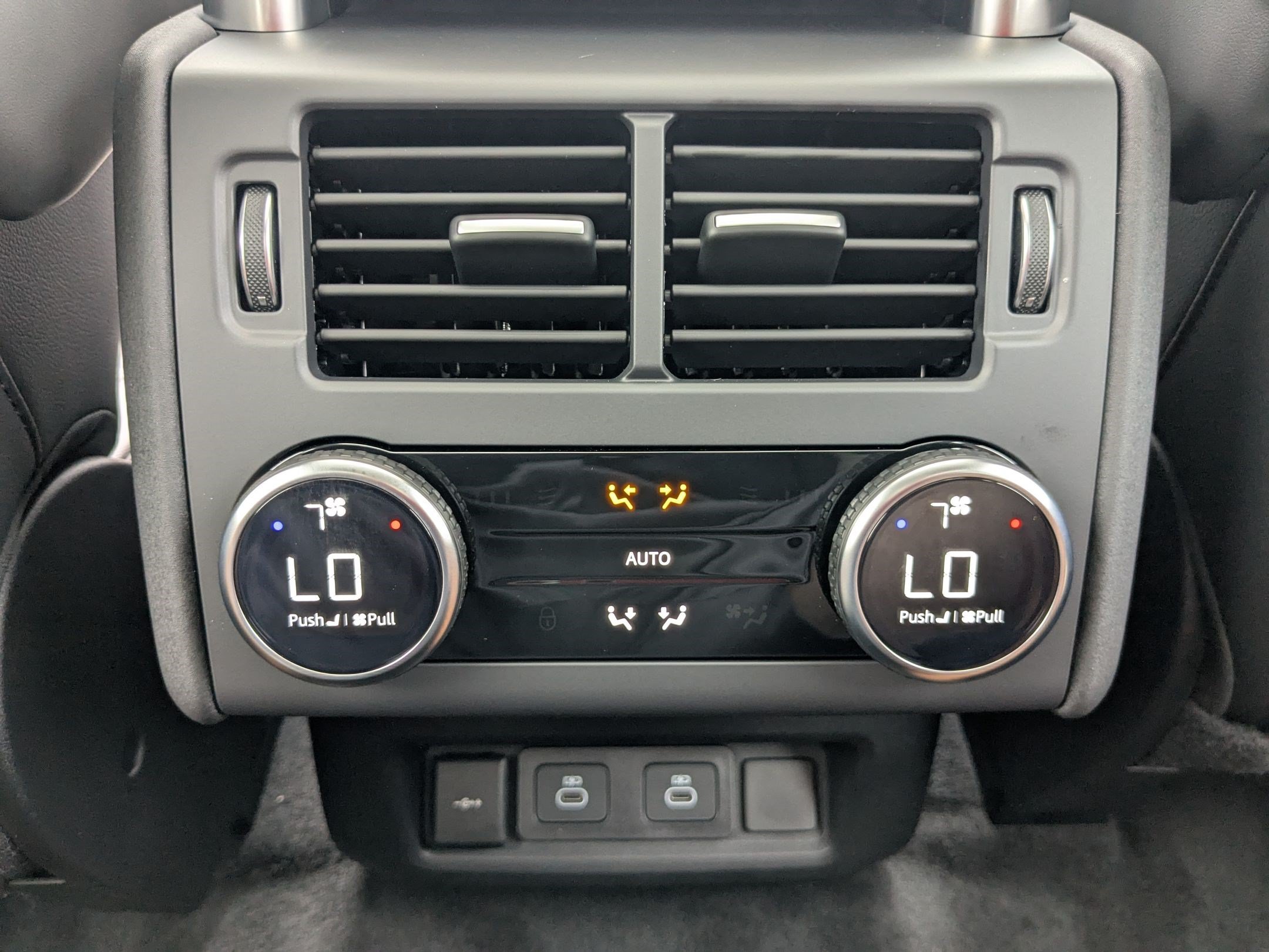 New 2026 Land Rover Discovery S AWD/4WD image 30
