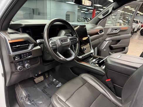 Used 2025 GMC Yukon Denali AWD/4WD image 35