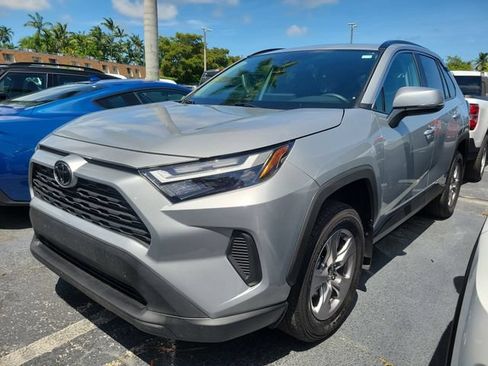 Used 2025 Toyota RAV4 XLE w/ Convenience Package FWD image 31