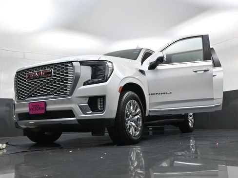 Used 2022 GMC Yukon XL Denali AWD/4WD image 27