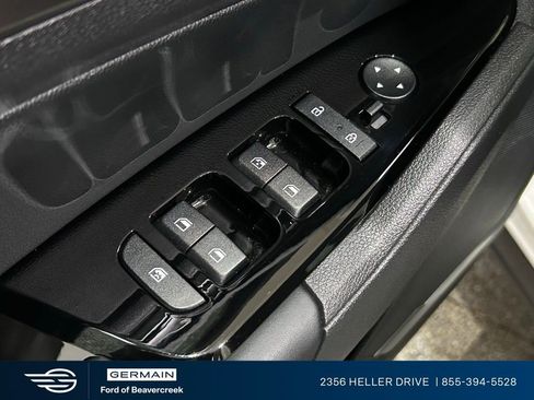 Used 2023 Kia Sportage EX image 18