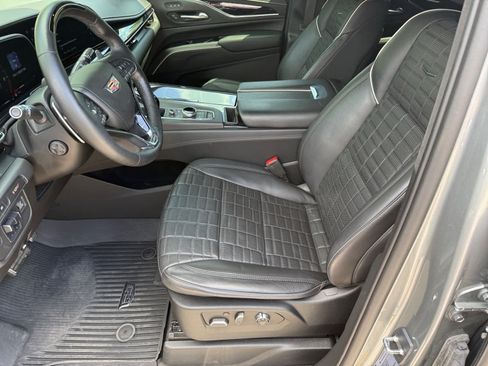 Used 2023 Cadillac Escalade V AWD/4WD image 10