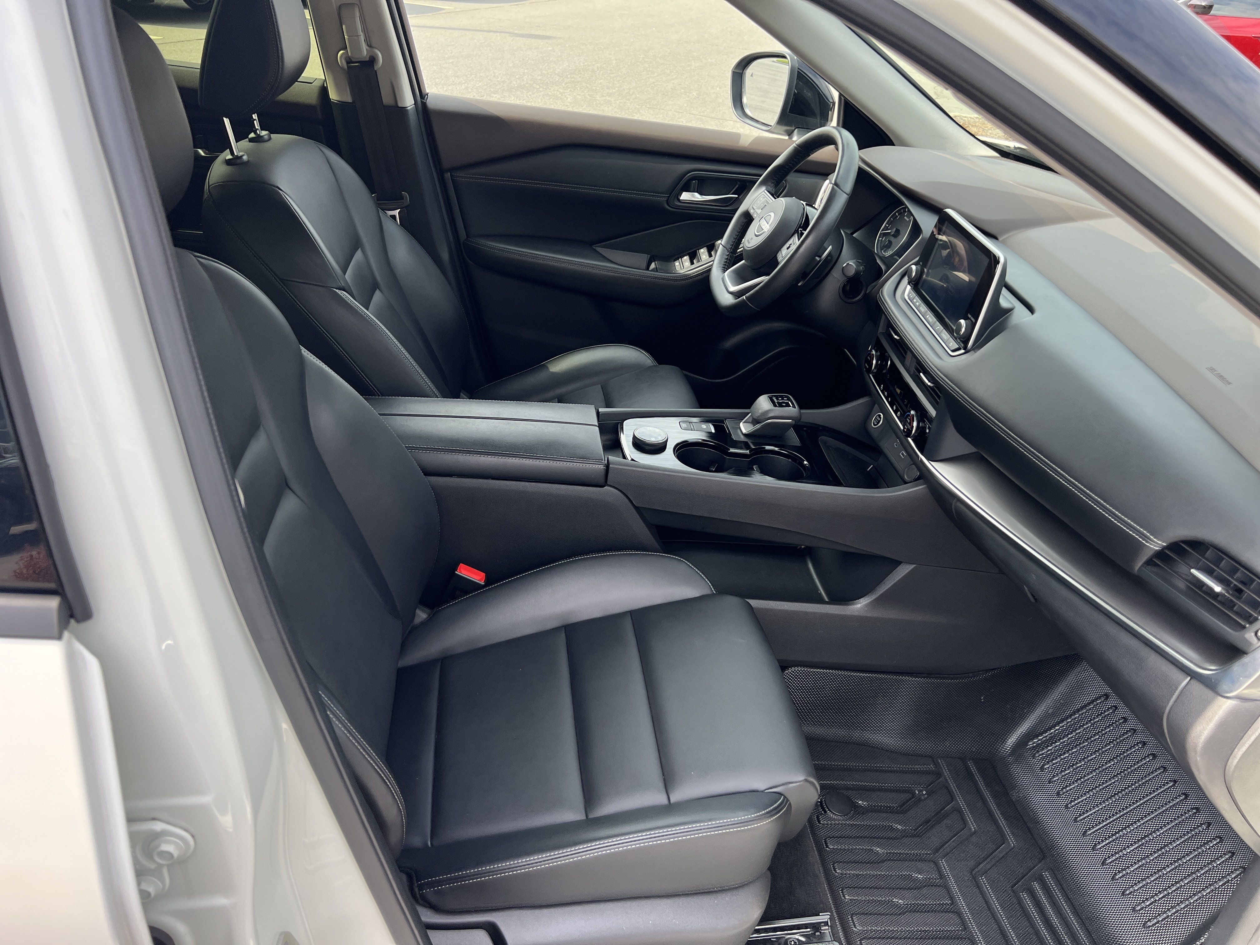 Certified 2023 Nissan Rogue SV w/ SV Premium B Package AWD/4WD image 17