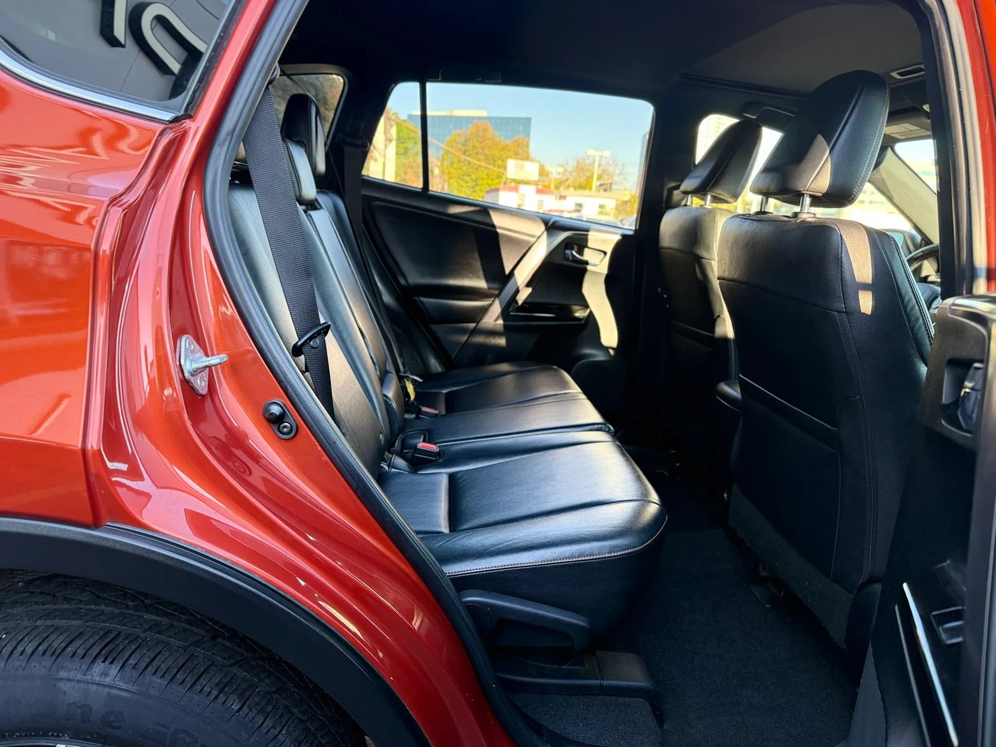 Used 2016 Toyota RAV4 SE AWD/4WD image 32