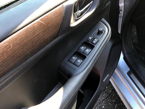 Used 2017 Subaru Legacy 2.5i Limited image 9