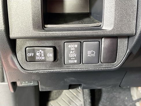 Used 2019 Toyota Tacoma Limited image 10