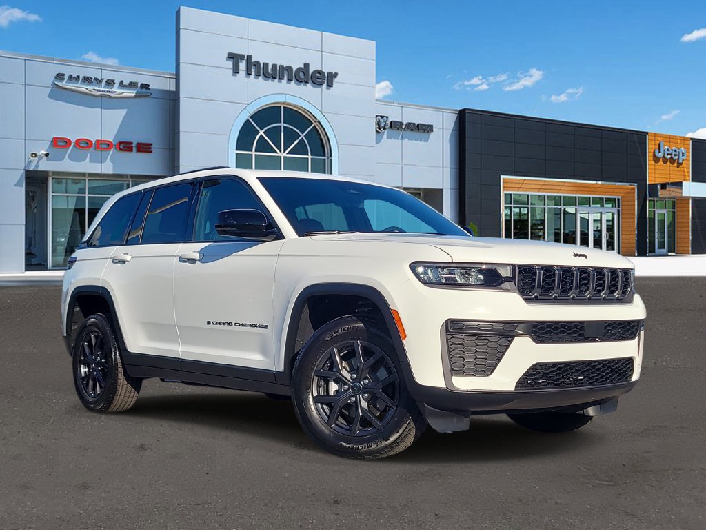 New 2027 Jeep Grand Cherokee Altitude AWD/4WD image 1