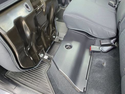 Used 2019 Toyota Tacoma SR5 AWD/4WD image 36