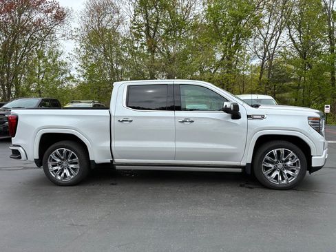 Used 2023 GMC Sierra 1500 Denali w/ Denali Reserve Package AWD/4WD image 6