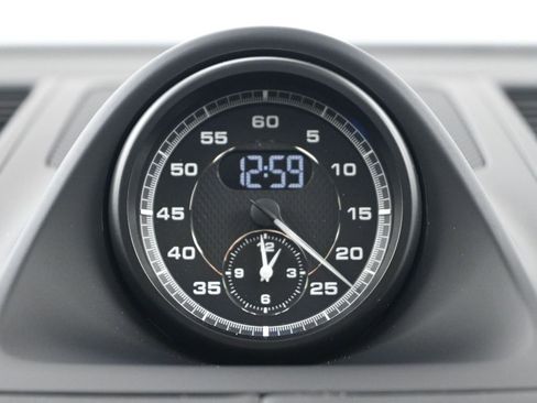 Certified 2023 Porsche Macan Turbo image 12