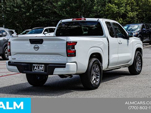 Used 2025 Nissan Frontier SV RWD image 6