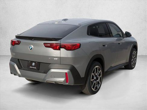 New 2026 BMW X2 xDrive28i image 2