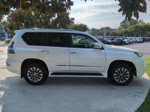 Used 2014 Lexus GX 460 Luxury AWD/4WD image 11