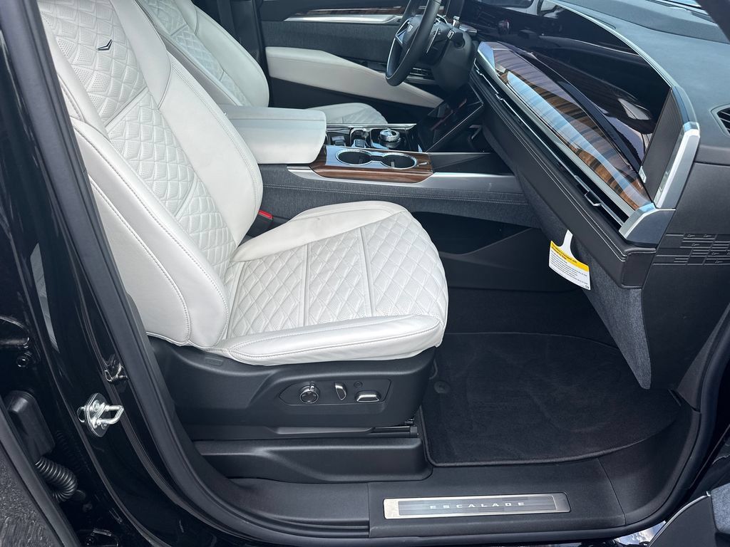 Certified 2026 Cadillac Escalade Platinum Sport w/ LPO, ONYX Package AWD/4WD image 13