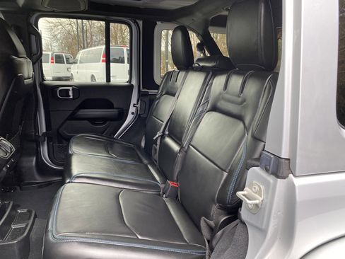 Used 2024 Jeep Wrangler Unlimited Rubicon 4xe image 37