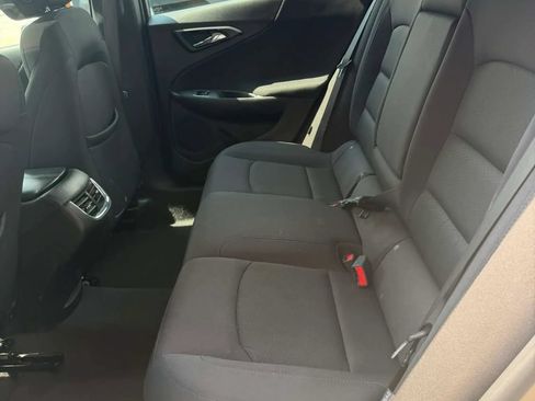 Used 2021 Toyota RAV4 LE AWD/4WD image 34