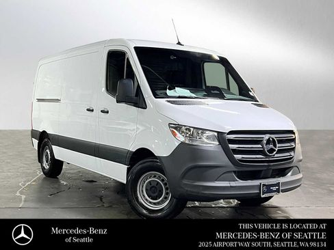 Used 2025 Mercedes-Benz Sprinter 2500 image 1