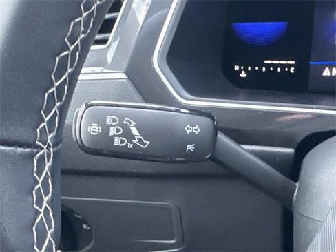 Certified 2022 Volkswagen Tiguan SE image 22