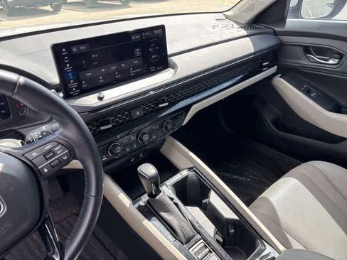 Used 2023 Honda Accord EX-L image 19