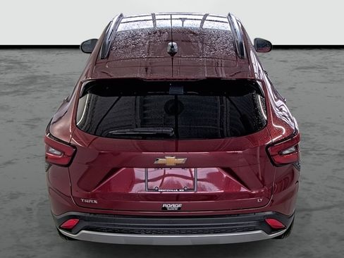 Used 2025 Chevrolet Trax LT w/ Driver Confidence Package image 3
