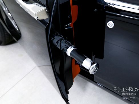 Used 2018 Rolls-Royce Phantom Sedan image 31