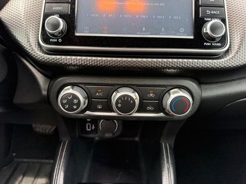 Used 2018 Nissan Kicks S FWD image 15