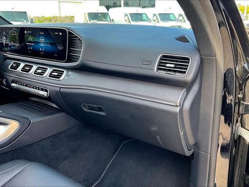Used 2021 Mercedes-Benz GLS 450 4MATIC image 18