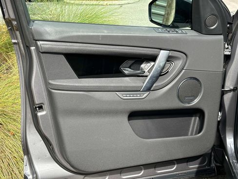 Used 2025 Land Rover Discovery Sport S image 17