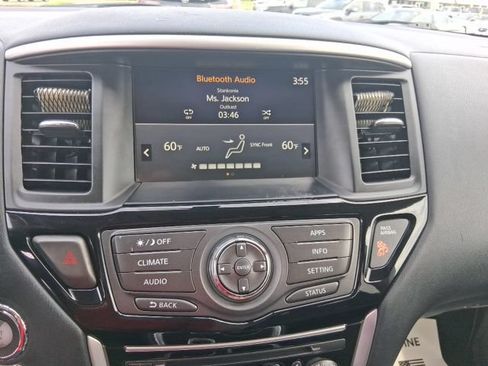 Used 2020 Nissan Pathfinder S FWD image 15