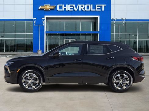 New 2026 Chevrolet Blazer LT w/ Convenience Package FWD image 3