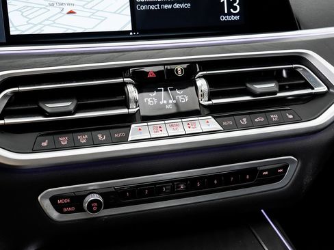 Used 2022 BMW X7 xDrive40i w/ Premium Package image 17