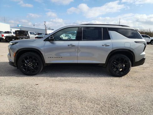 New 2026 Chevrolet Traverse RS w/ LPO, Floor Liner Package image 4