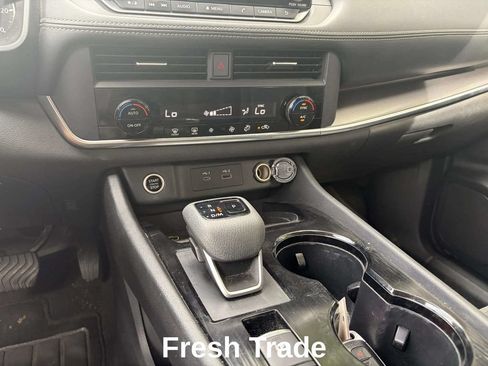 Used 2023 Nissan Rogue SV AWD/4WD image 15