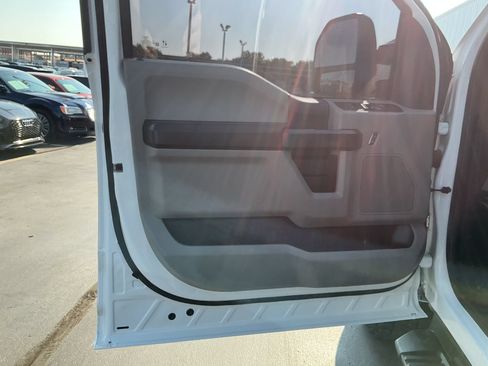 Used 2022 Ford F250 XL w/ Power Equipment Group AWD/4WD image 10