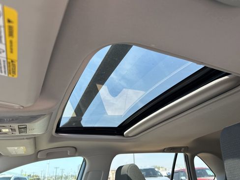 Used 2022 Toyota RAV4 XLE w/ Convenience Package image 12