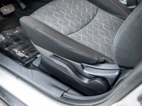 Used 2024 Mitsubishi Outlander Sport LE image 10