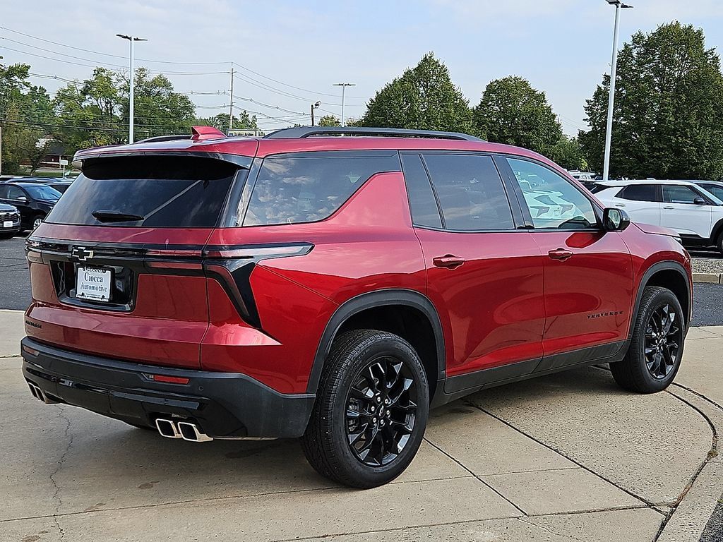 Certified 2025 Chevrolet Traverse LT w/ Midnight/Sport Edition FWD image 6