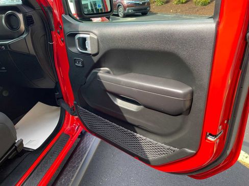 Used 2019 Jeep Wrangler Sport AWD/4WD image 37