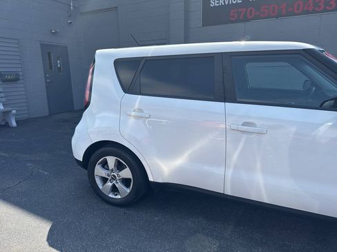 Used 2018 Kia Soul FWD image 9