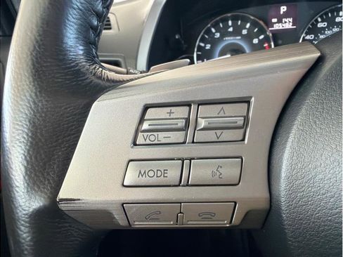 Used 2010 Subaru Outback 2.5i Limited AWD/4WD image 18