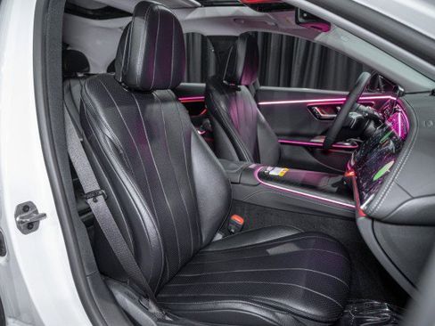 Used 2025 Mercedes-Benz E 350 4MATIC Sedan image 15