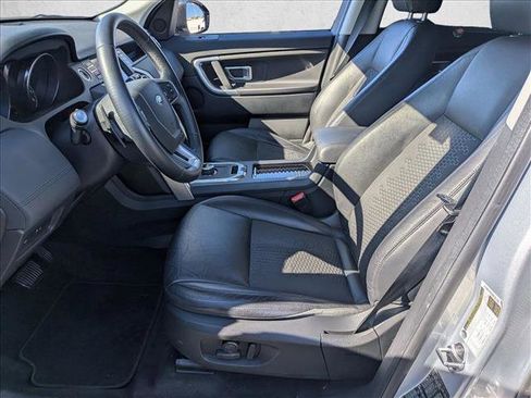 Used 2019 Land Rover Discovery Sport SE image 14